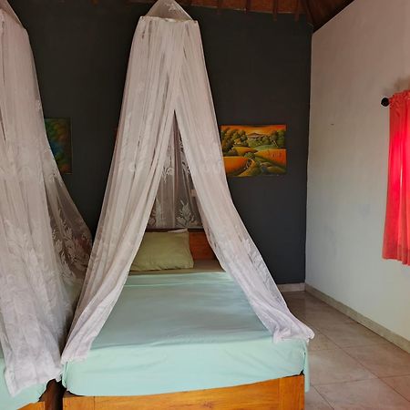 Friend House Stay & Surf Airsatang Екстер'єр фото