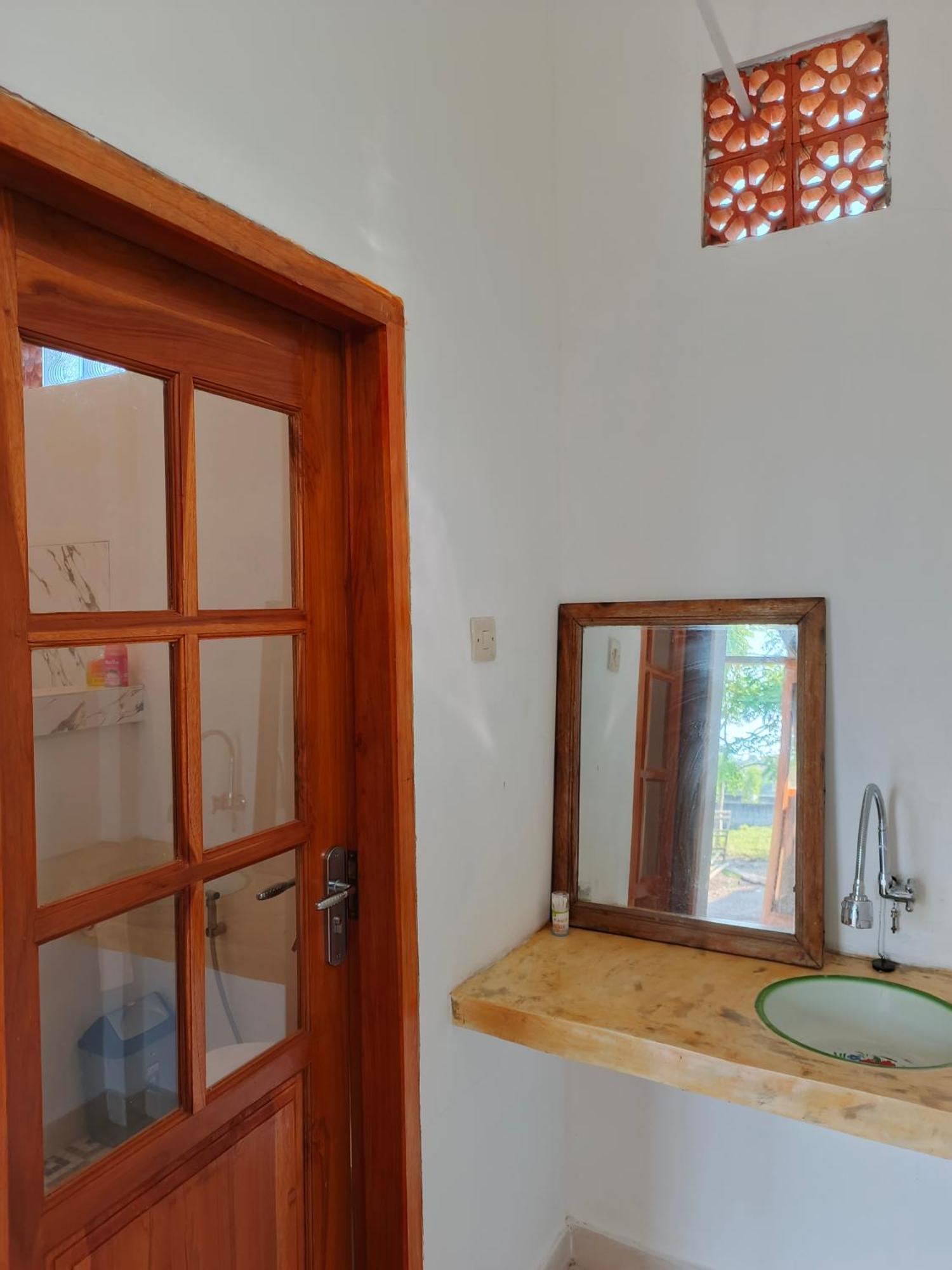 Friend House Stay & Surf Airsatang Екстер'єр фото