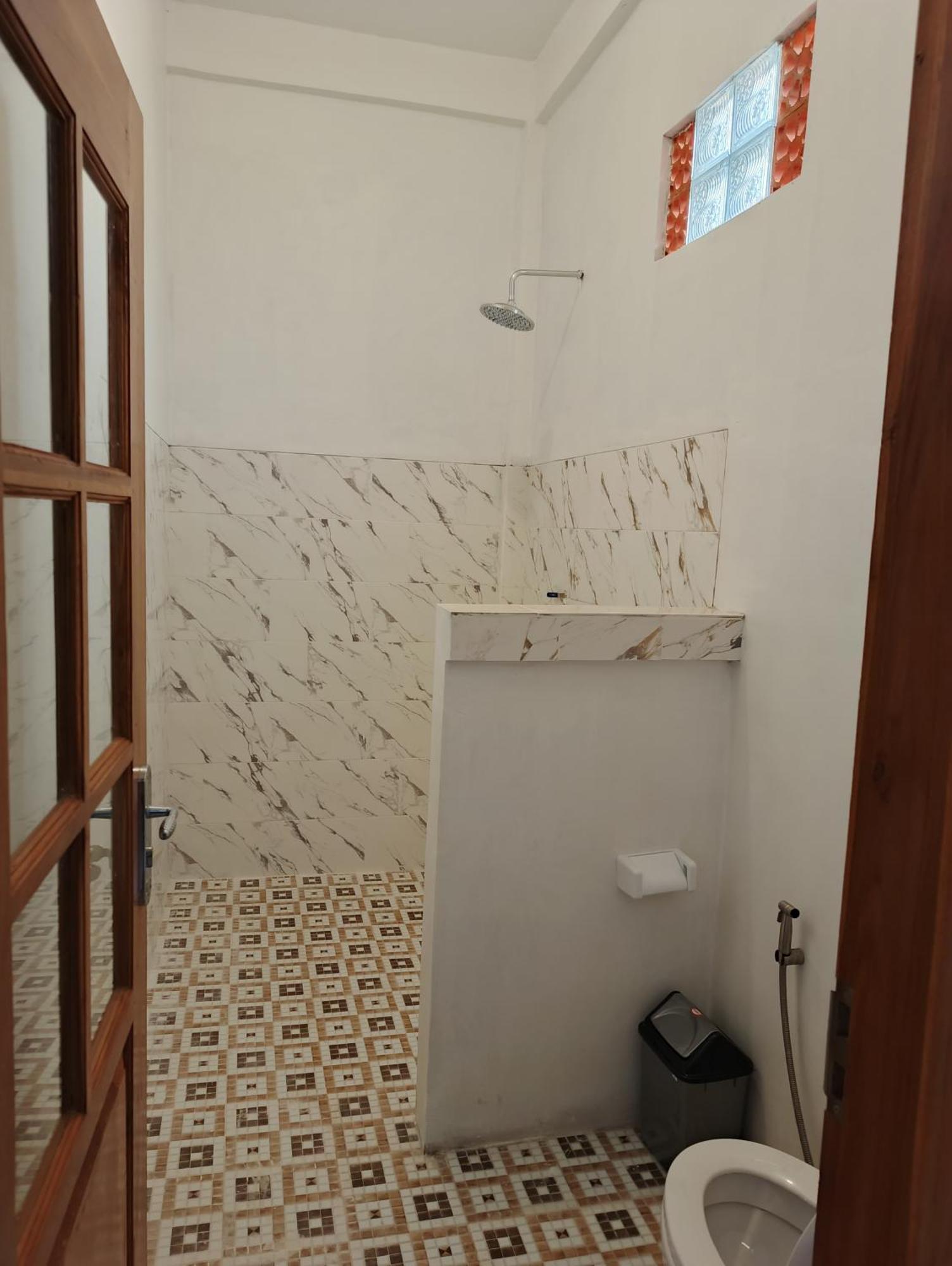 Friend House Stay & Surf Airsatang Екстер'єр фото