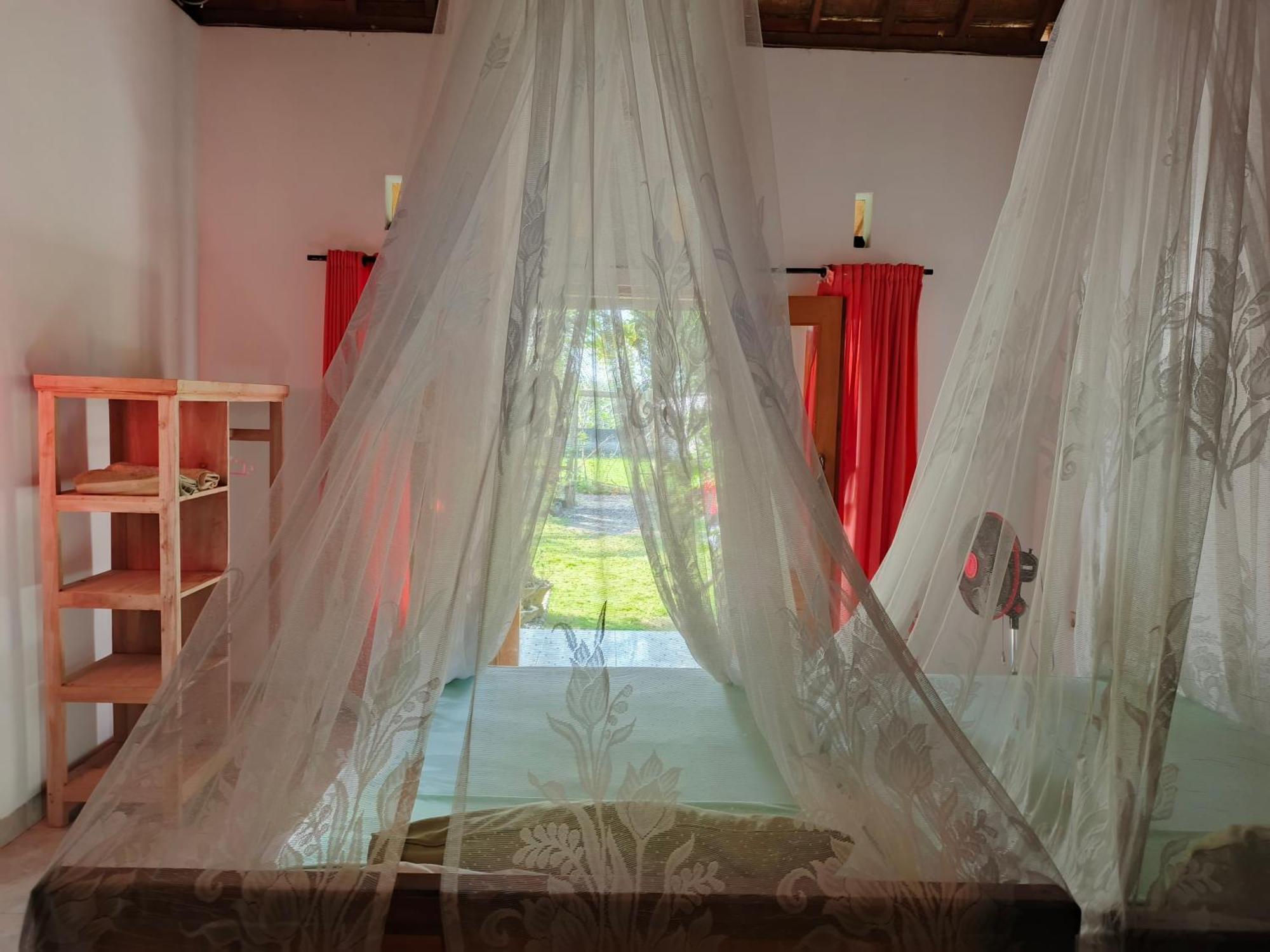 Friend House Stay & Surf Airsatang Екстер'єр фото