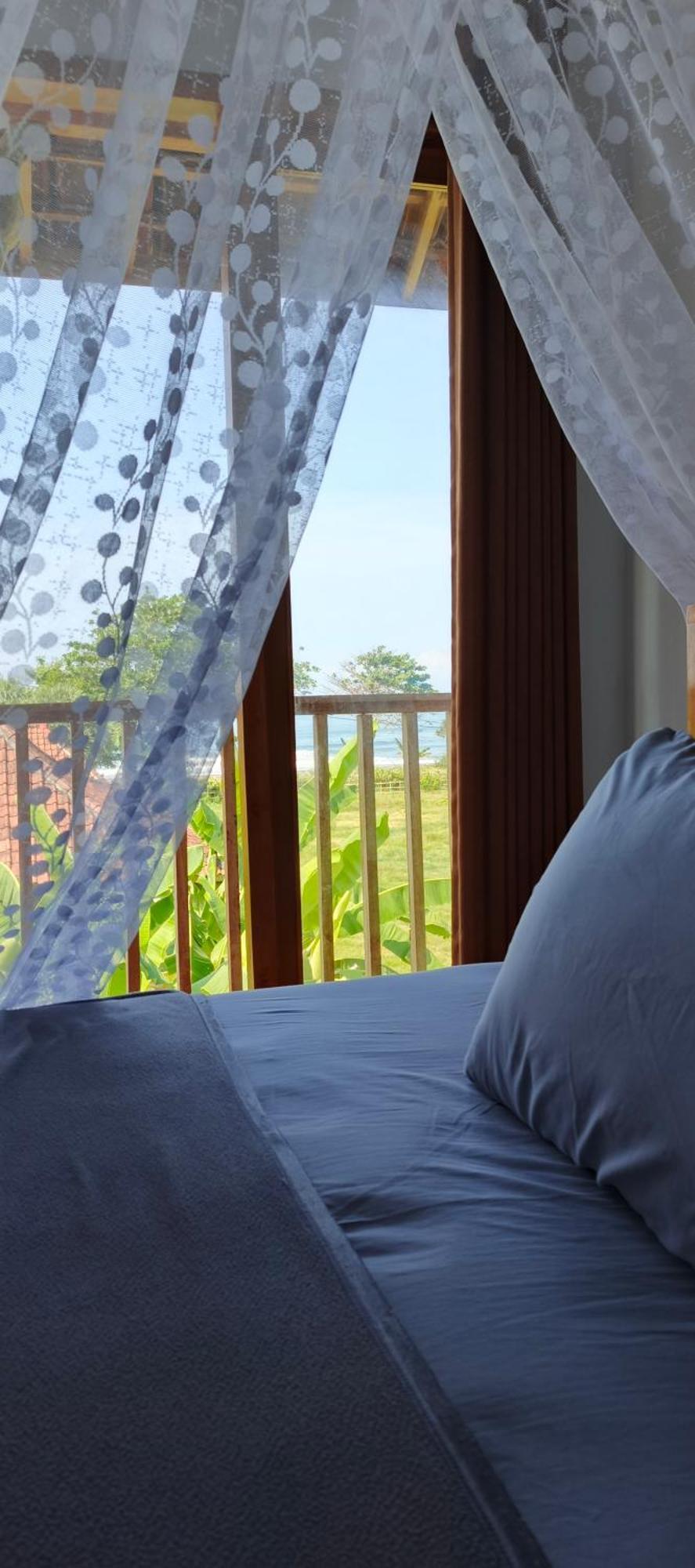 Friend House Stay & Surf Airsatang Екстер'єр фото