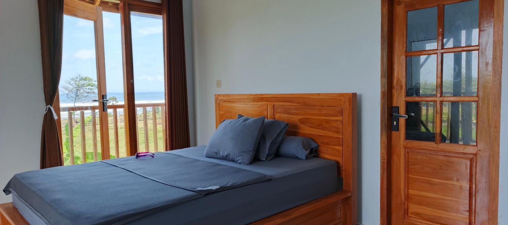 Friend House Stay & Surf Airsatang Екстер'єр фото