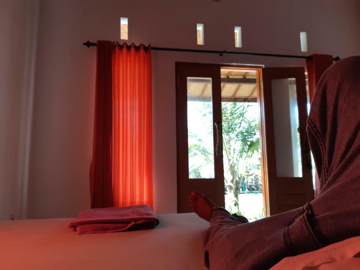 Friend House Stay & Surf Airsatang Екстер'єр фото