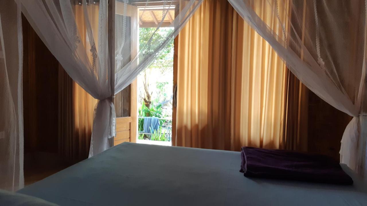 Friend House Stay & Surf Airsatang Екстер'єр фото