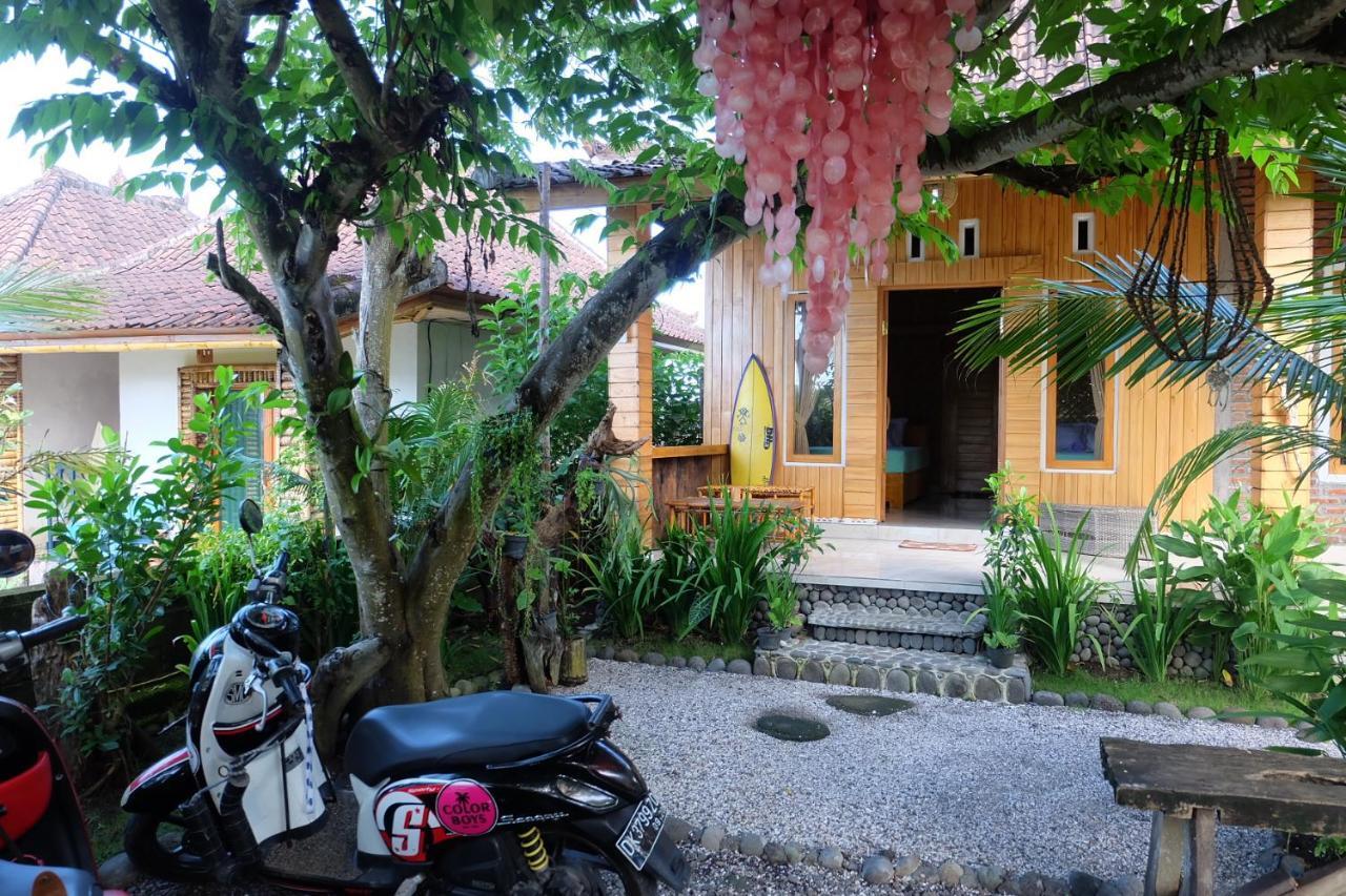Friend House Stay & Surf Airsatang Екстер'єр фото
