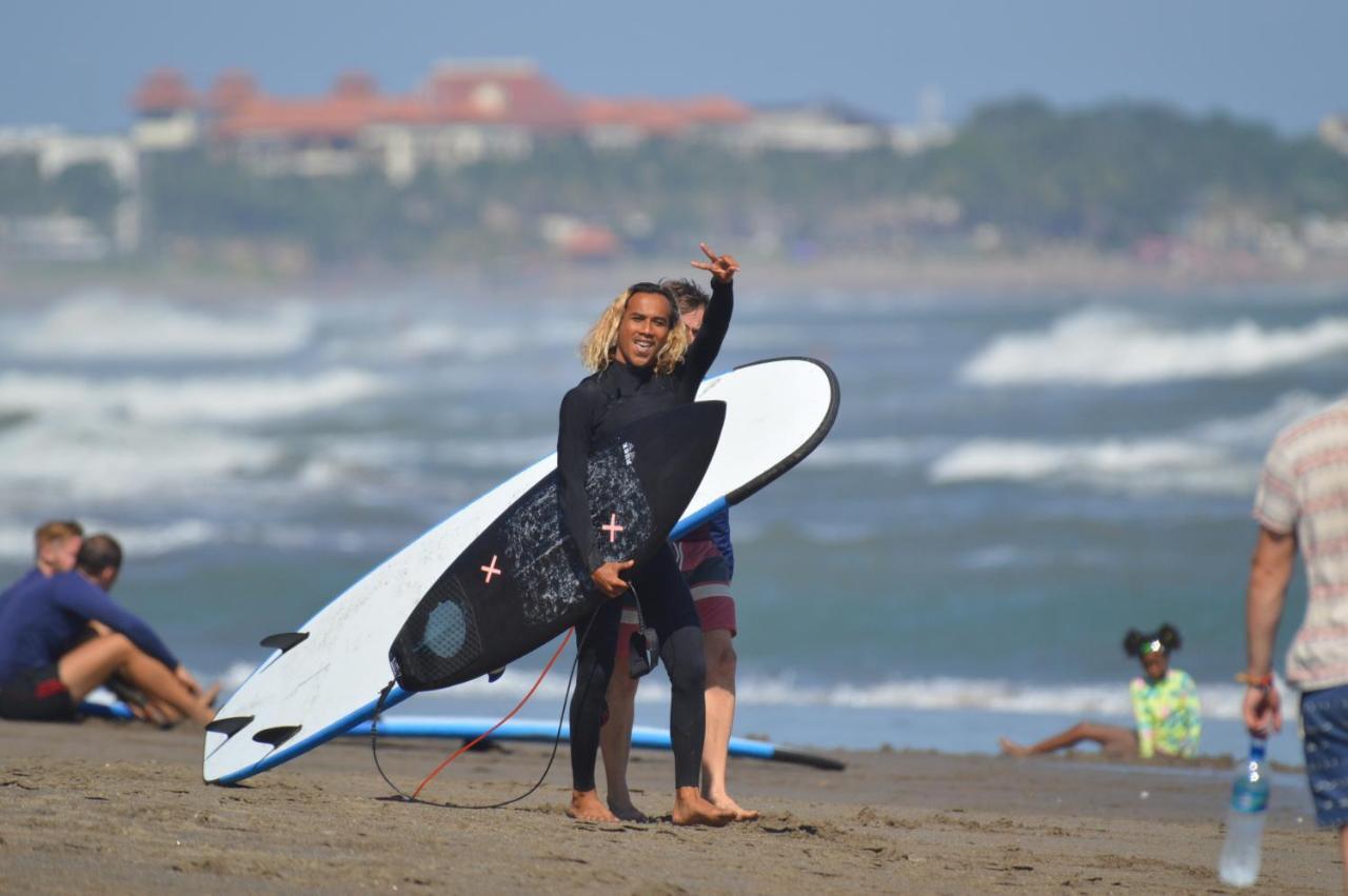 Friend House Stay & Surf Airsatang Екстер'єр фото